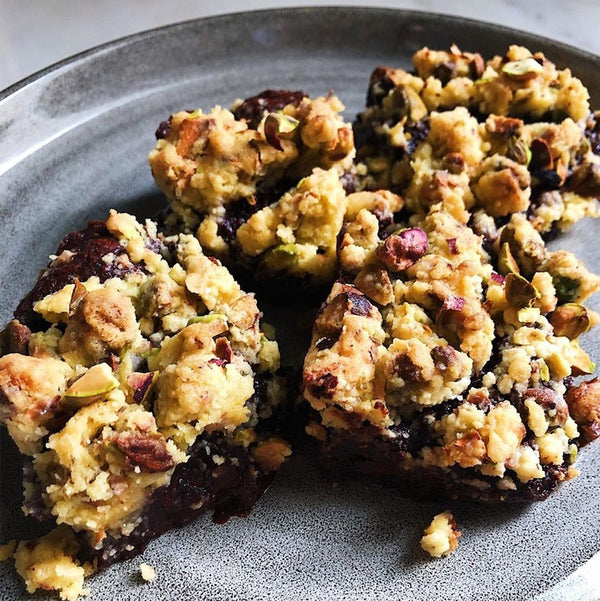 Crumbly Chocolate & Pistachio Baked Fudge