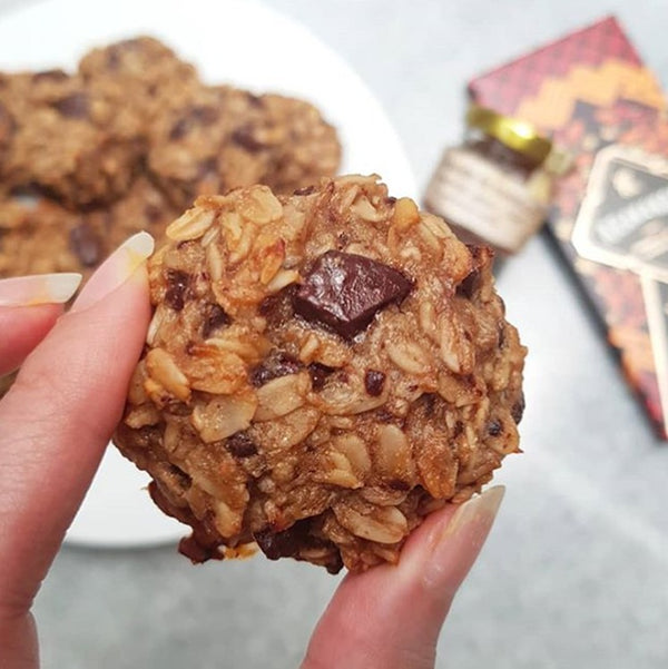 Super Simple 5 Ingredient Chocolate Cinnamon Banana Oat Cookies